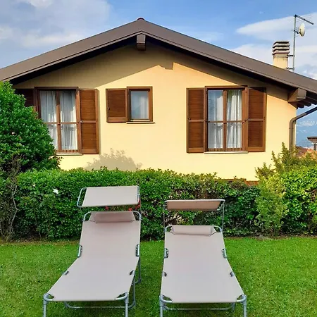 With Lovely Garden, Tremezzina Holiday home Lenno
