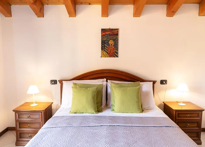 With Lovely Garden, Tremezzina Semesterbostad *