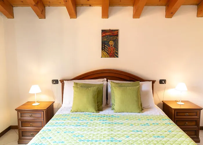 With Lovely Garden, Tremezzina Lenno