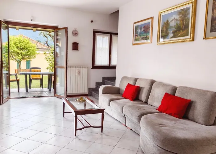 Ferienhaus With Lovely Garden, Tremezzina Lenno