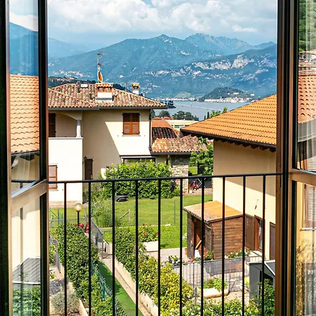 Casa Margherita, With Lovely Garden Lenno