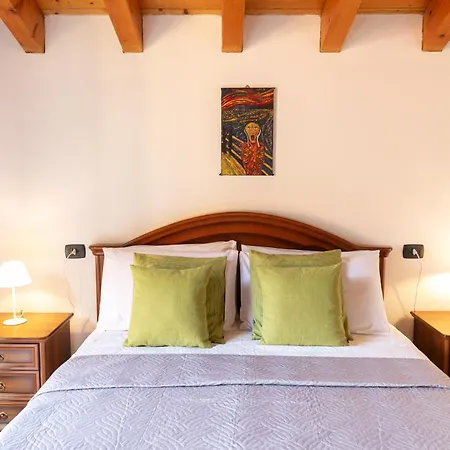 With Lovely Garden, Tremezzina Prázdninový dům *